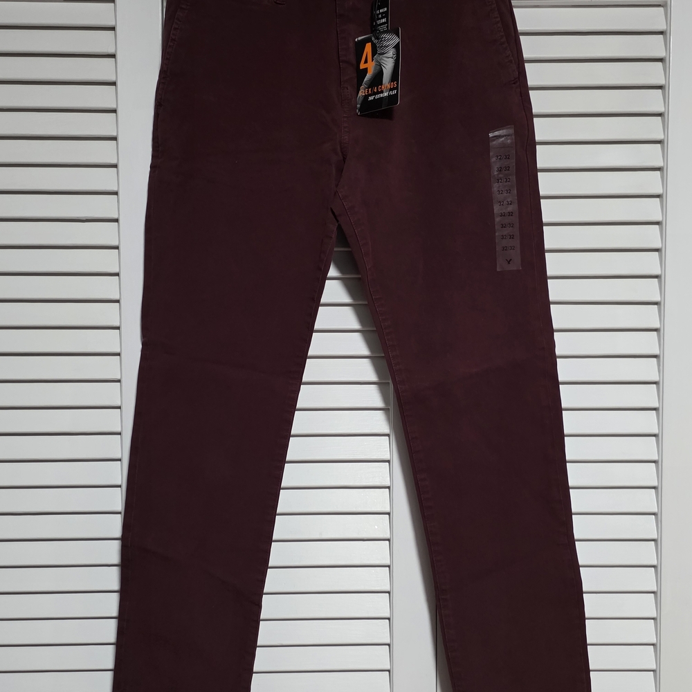 American Eagle Mens 32x32 Burgundy Slim Fit Pants. Nwt